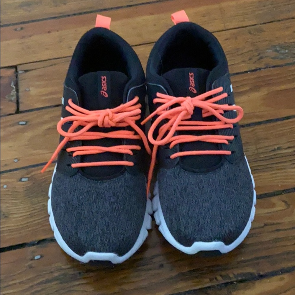 Sneakers - Picture 2 of 3